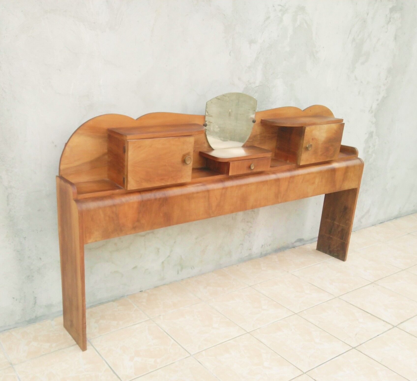 Cosy Art Deco headboard