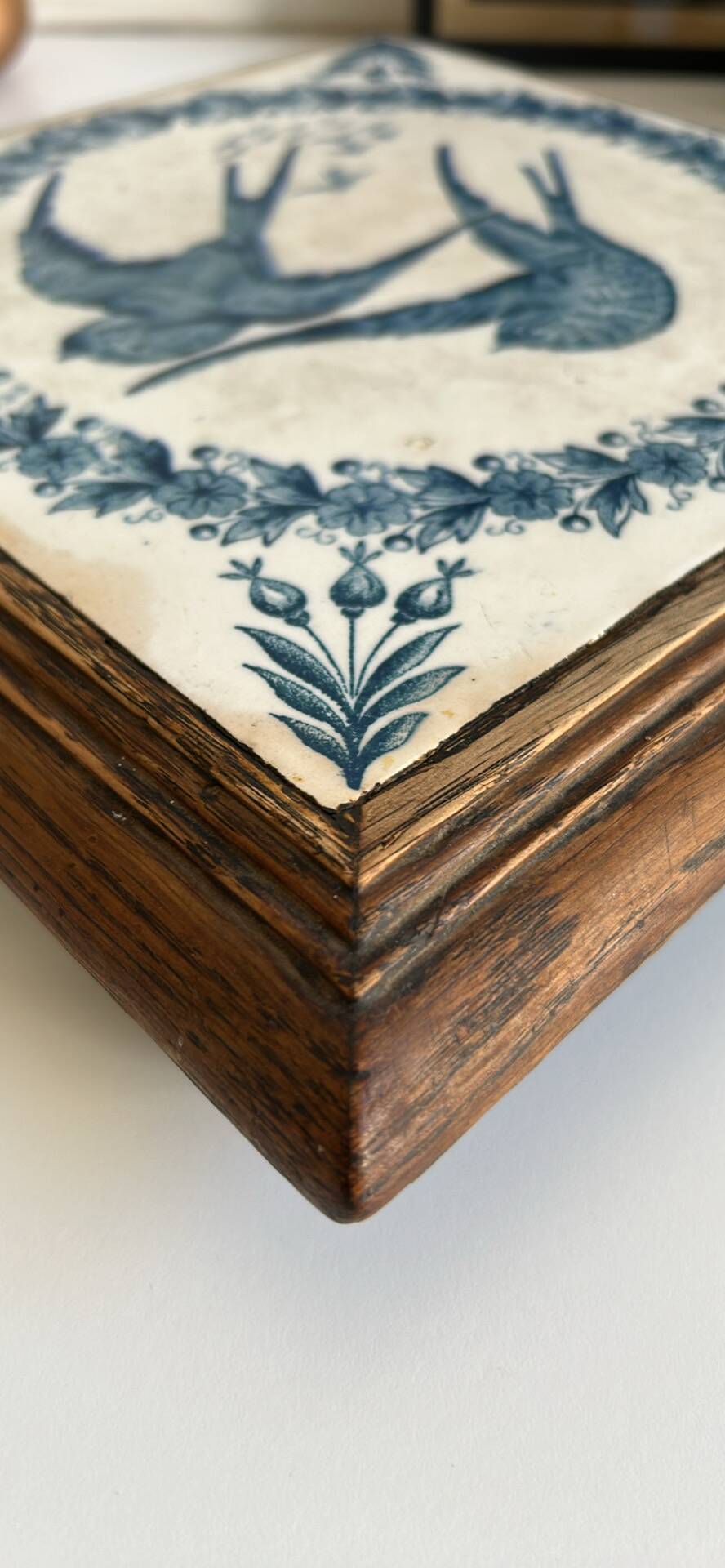 Vintage Longwy "Swallows" trivet – Vintage earthenware