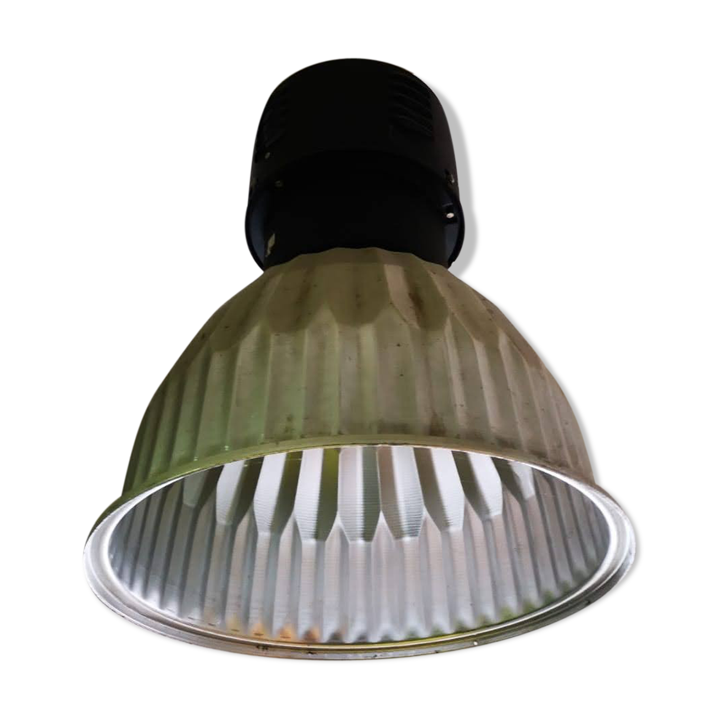 Black and metal industrial hanging lamp