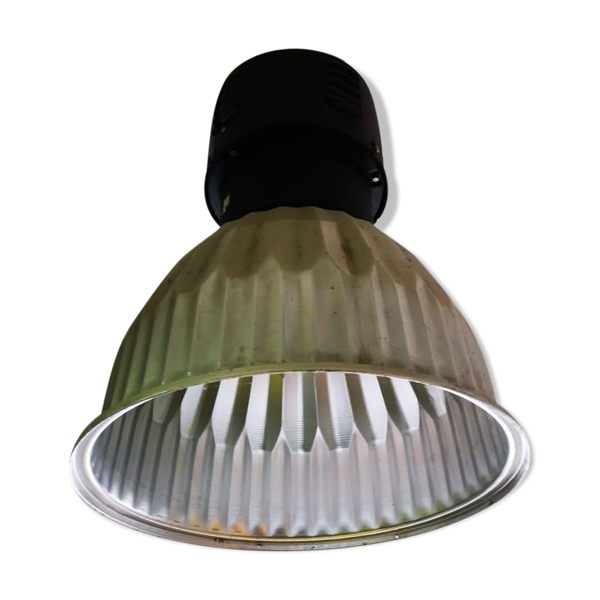 Suspension industriel noire et métal — Beyit