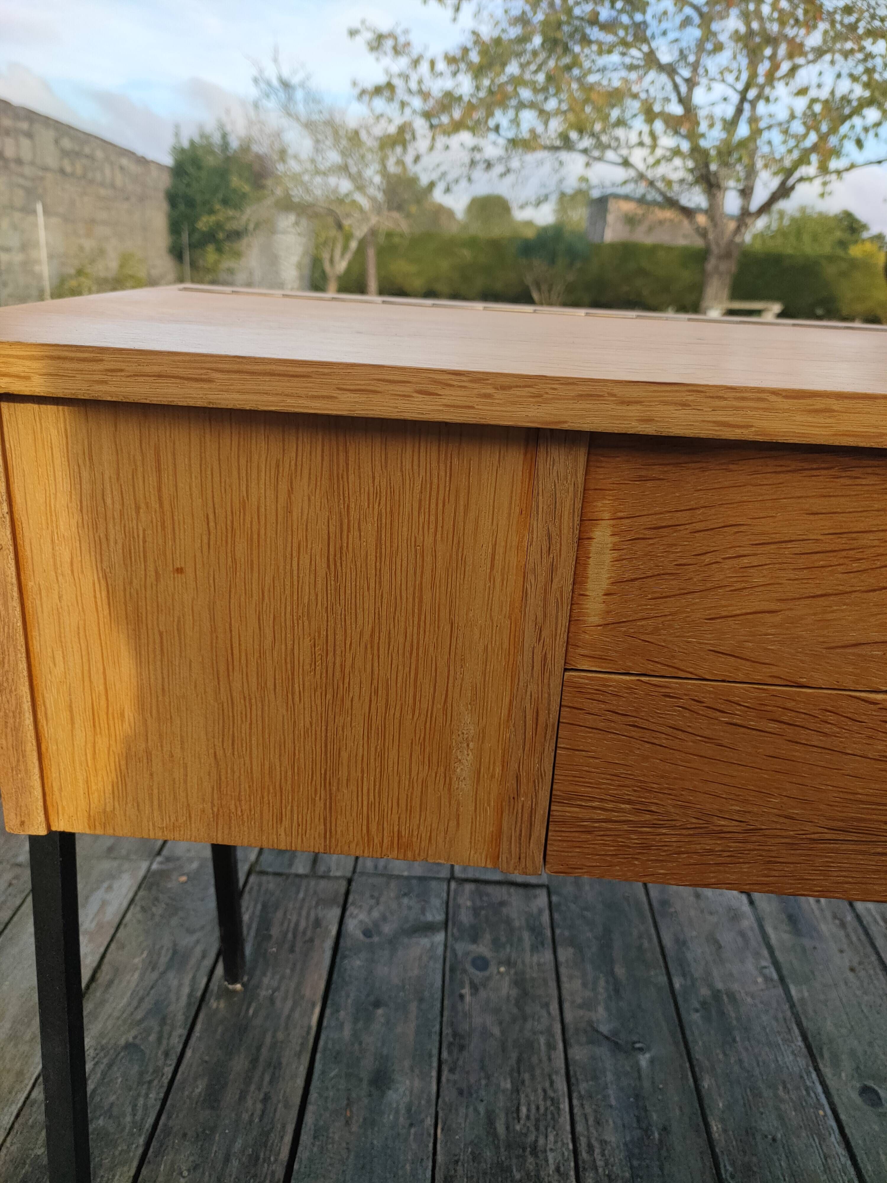 Travailleuse,table à couture