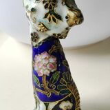 Chinese cat figurine in bronze / brass enamel cloisonné. floral motifs, gold inclusions