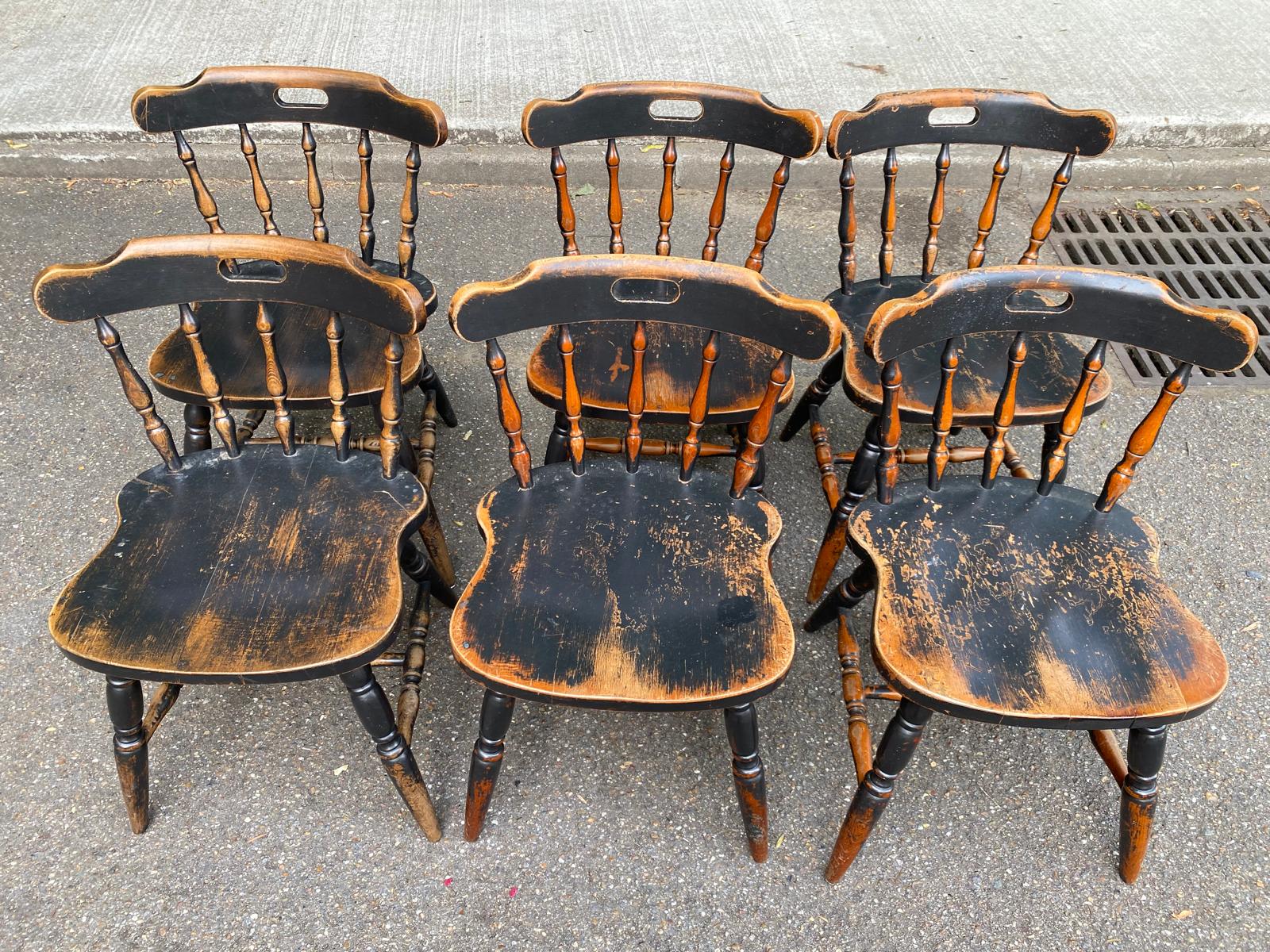 6 solid wood Windsor dining chairs from the 1950s.
