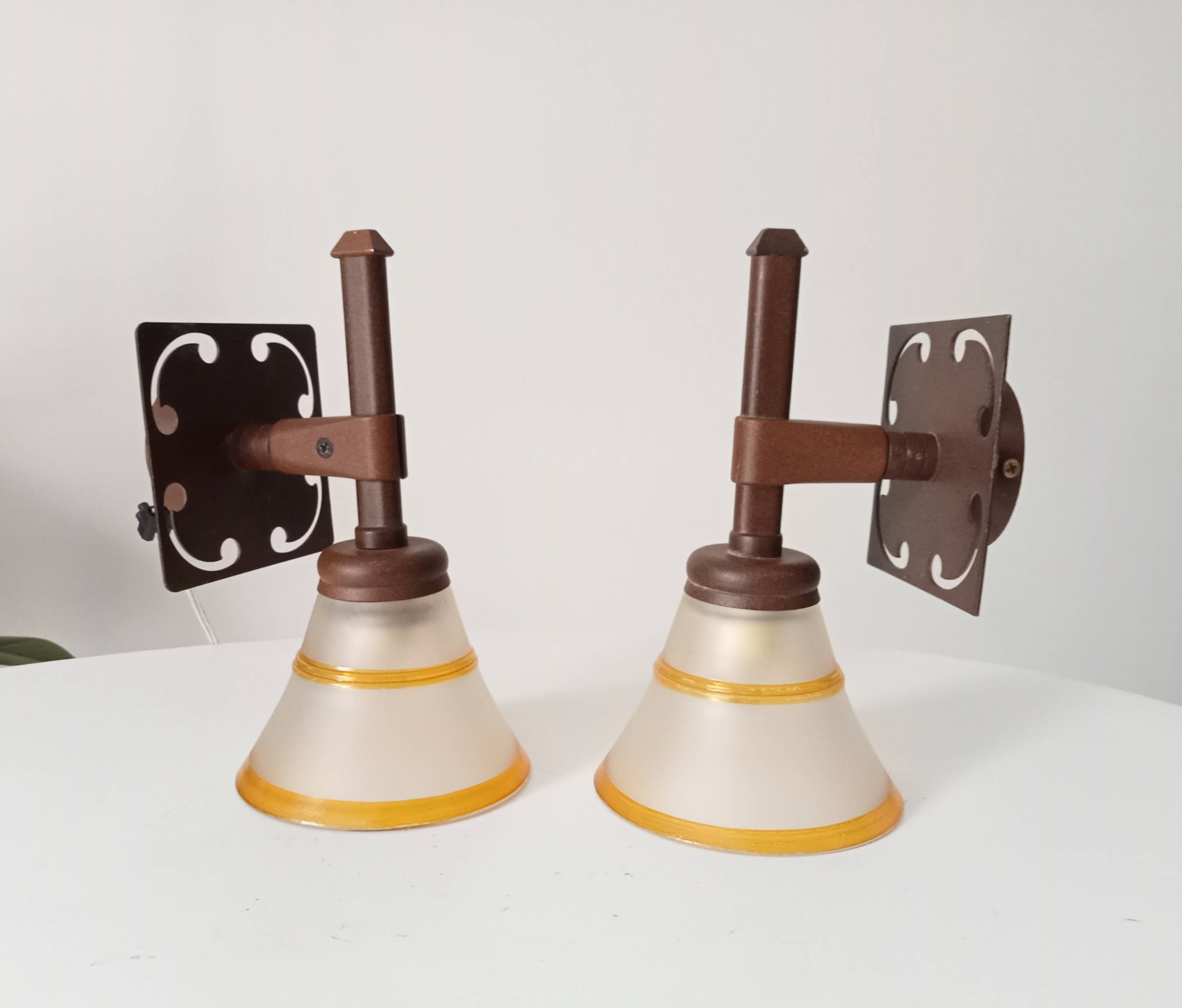 Pair of vintage Italian Linea wall lights from the 70s/80s