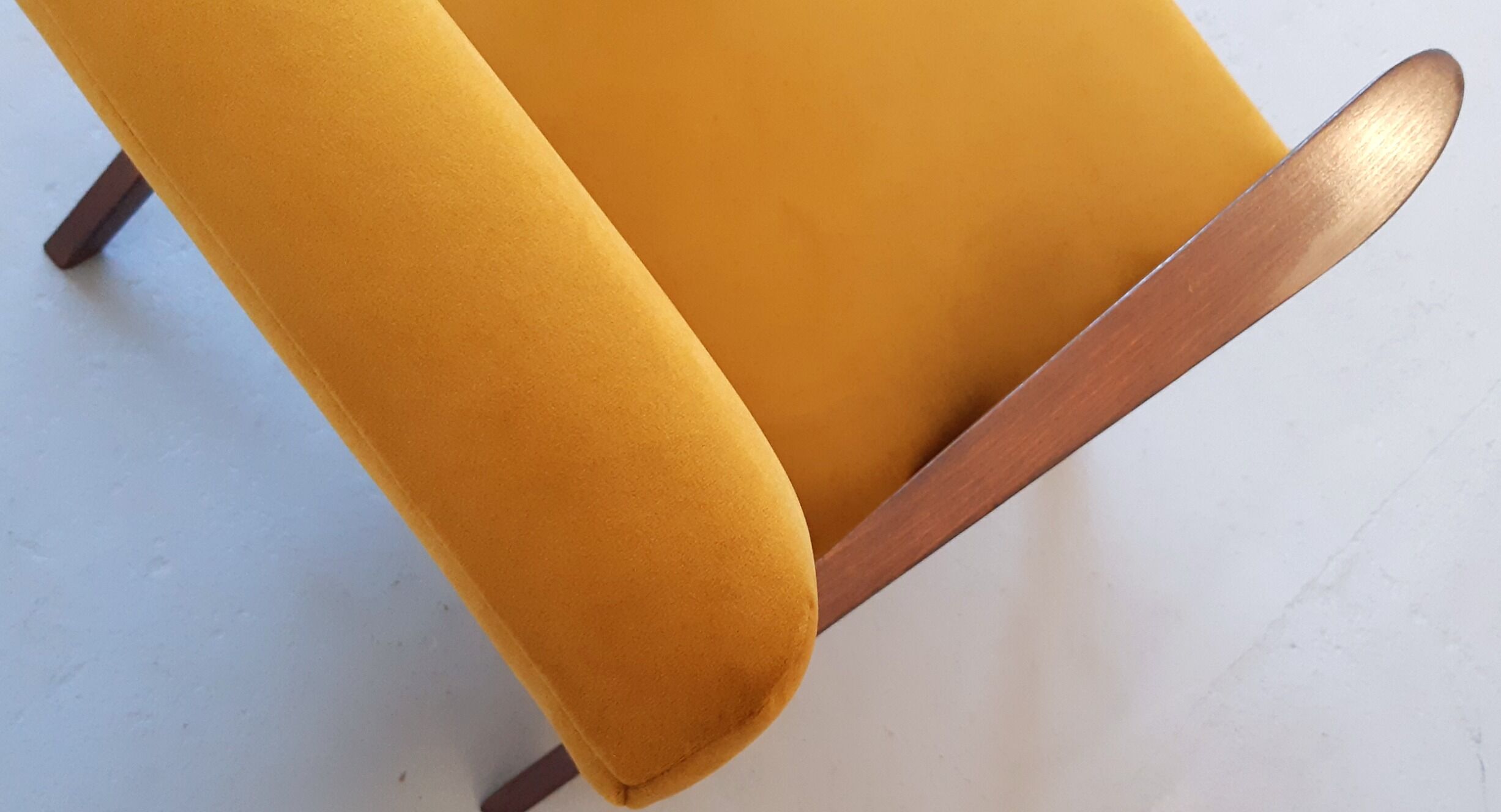 Mid century easy armchairs model B310 Var in velvet