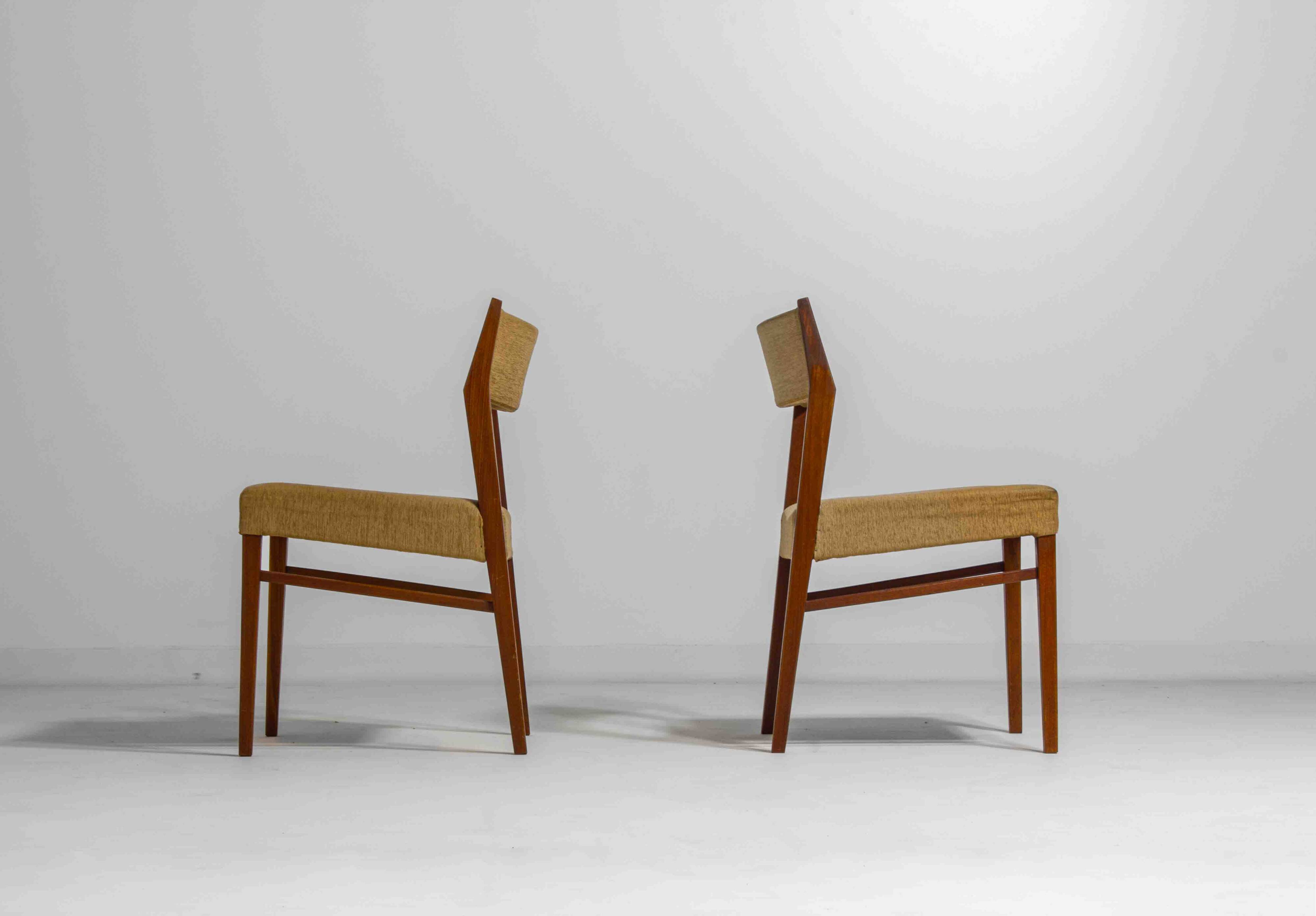Set of 6 minimalist teak dining chairs, Belgium 1960s