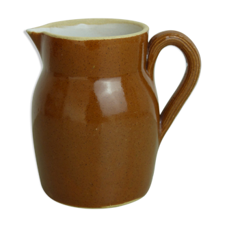 Pitcher or milk pot in speckled enamelled sandstone