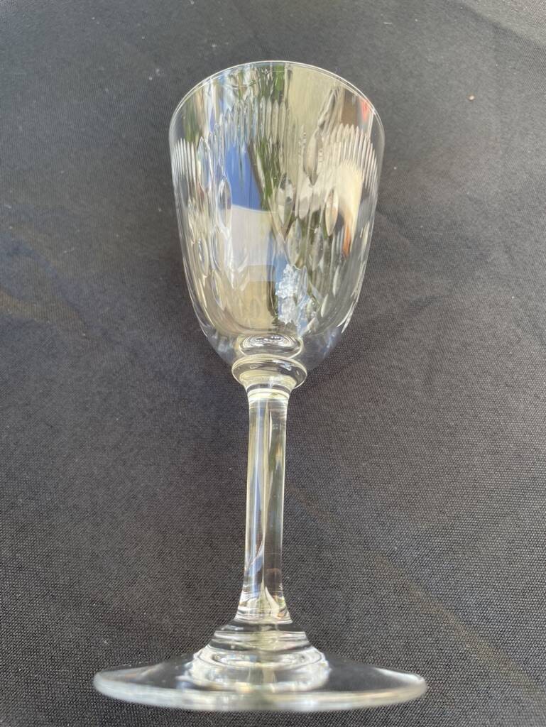 6 Baccarat wine glasses Molière service