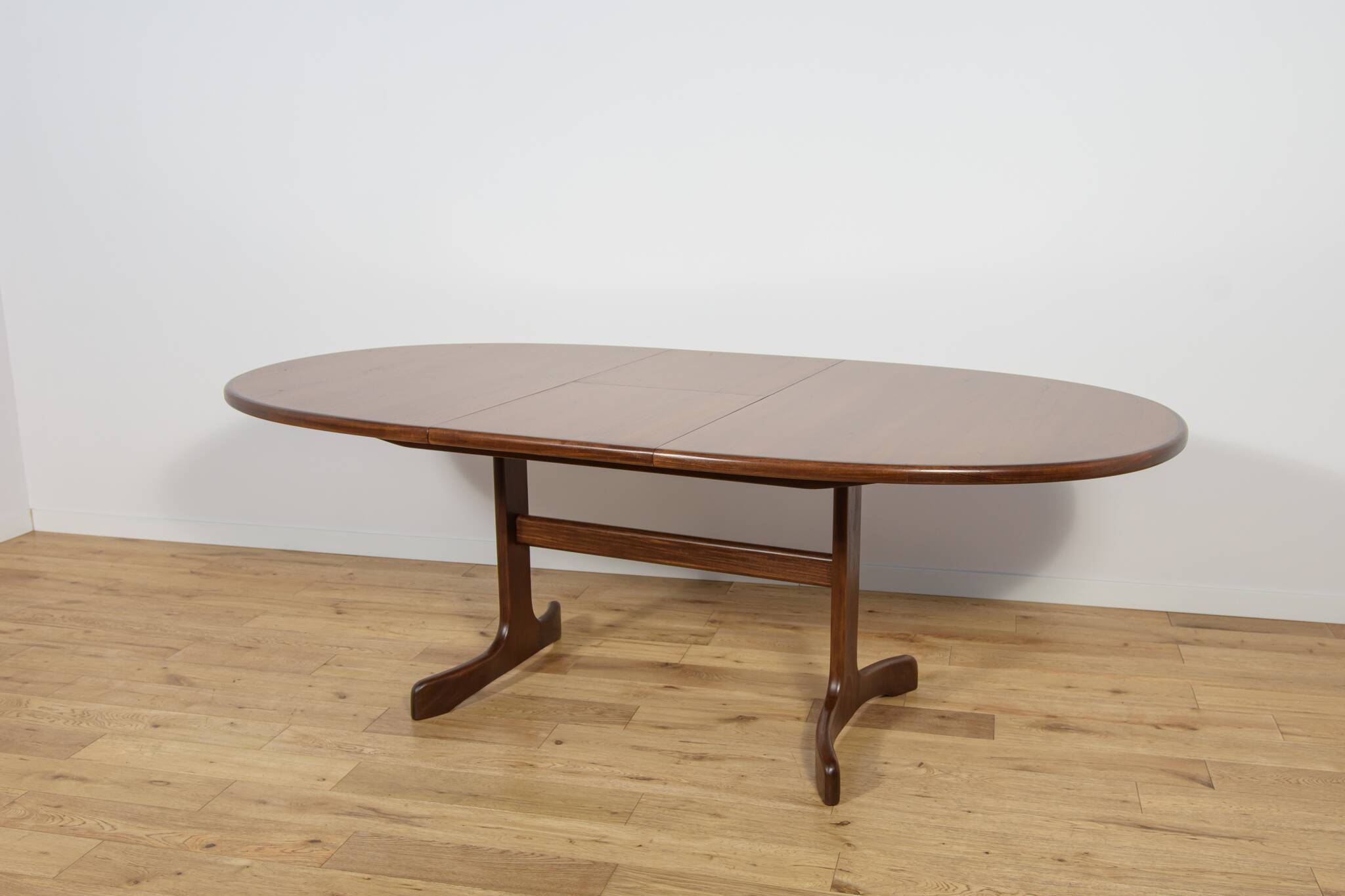Mid-Century Oval Dining Table in Teak from G-Plan, United Knigdom, 1960s