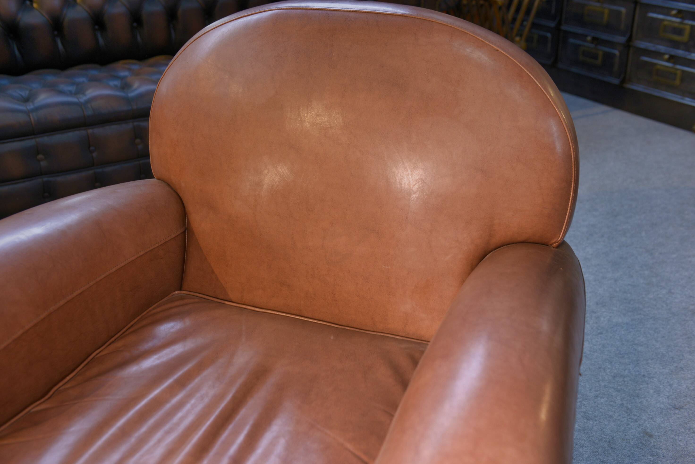 Ensemble 2 fauteuils club en simili cuir camel 1980’s