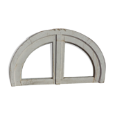 Fenêtre demie lune en bois