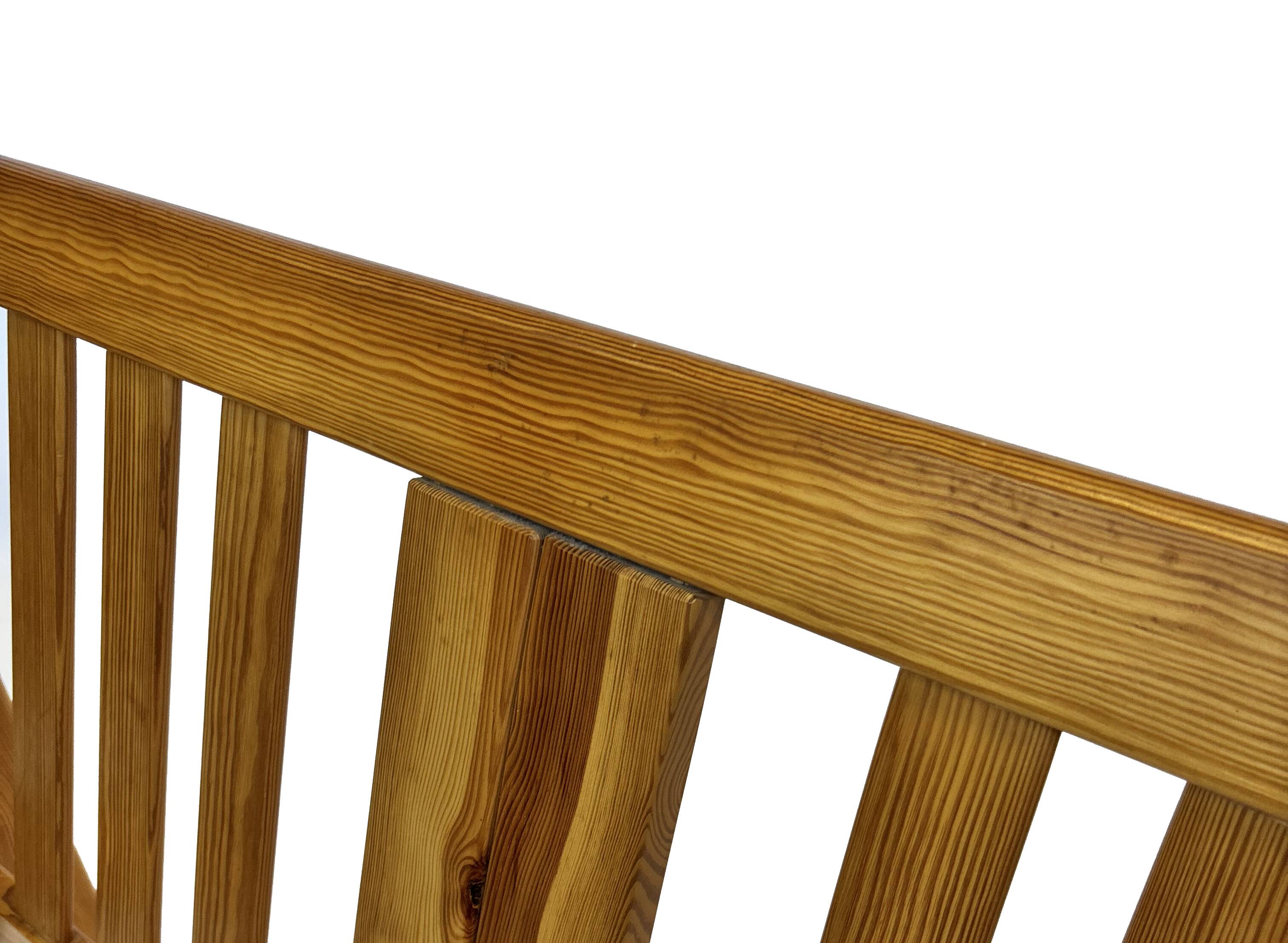 Canapé vintage deux places en pin des années 70 au design minimaliste