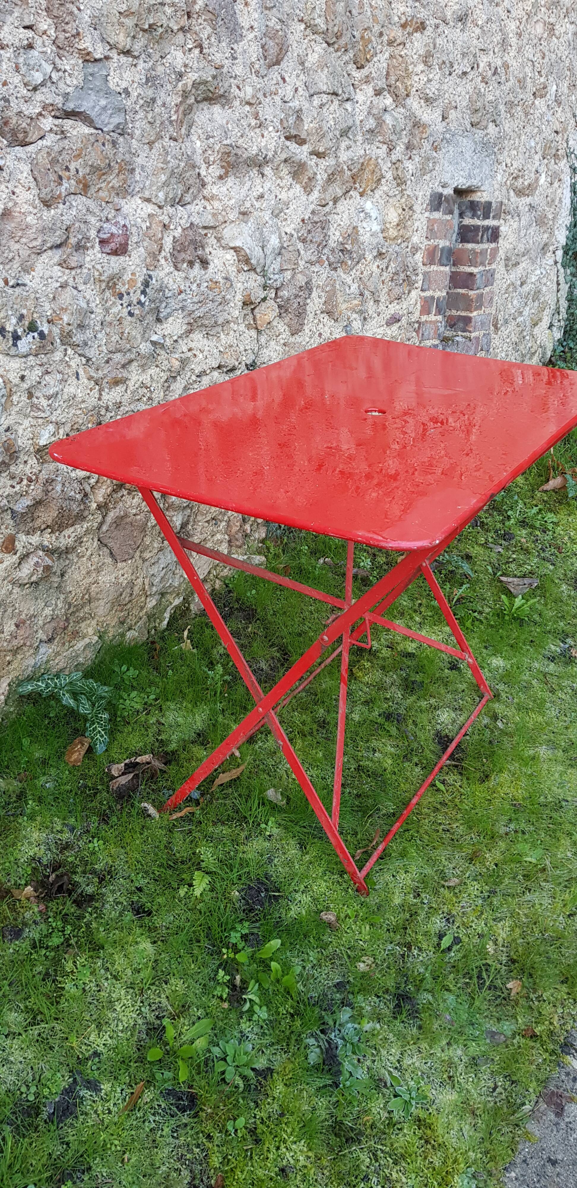 Red garden iron table