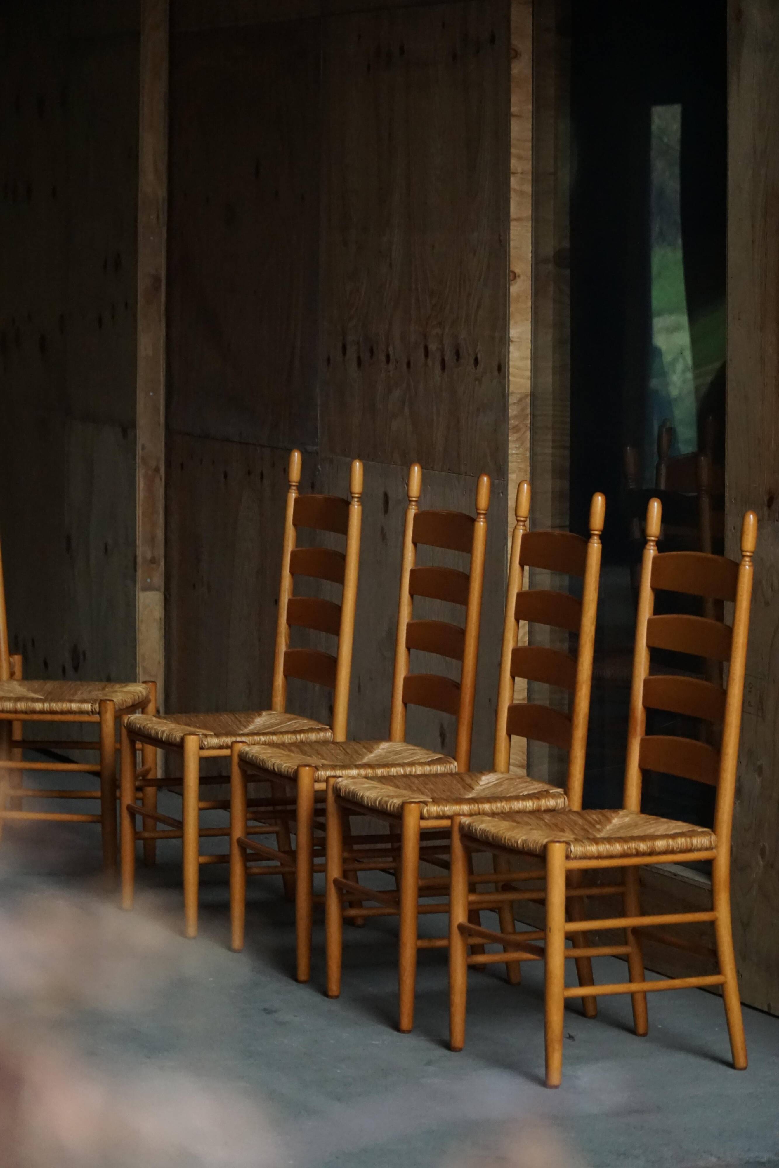 Set of 8 modern Italian dining chairs, beech with woven seats, 1960s.