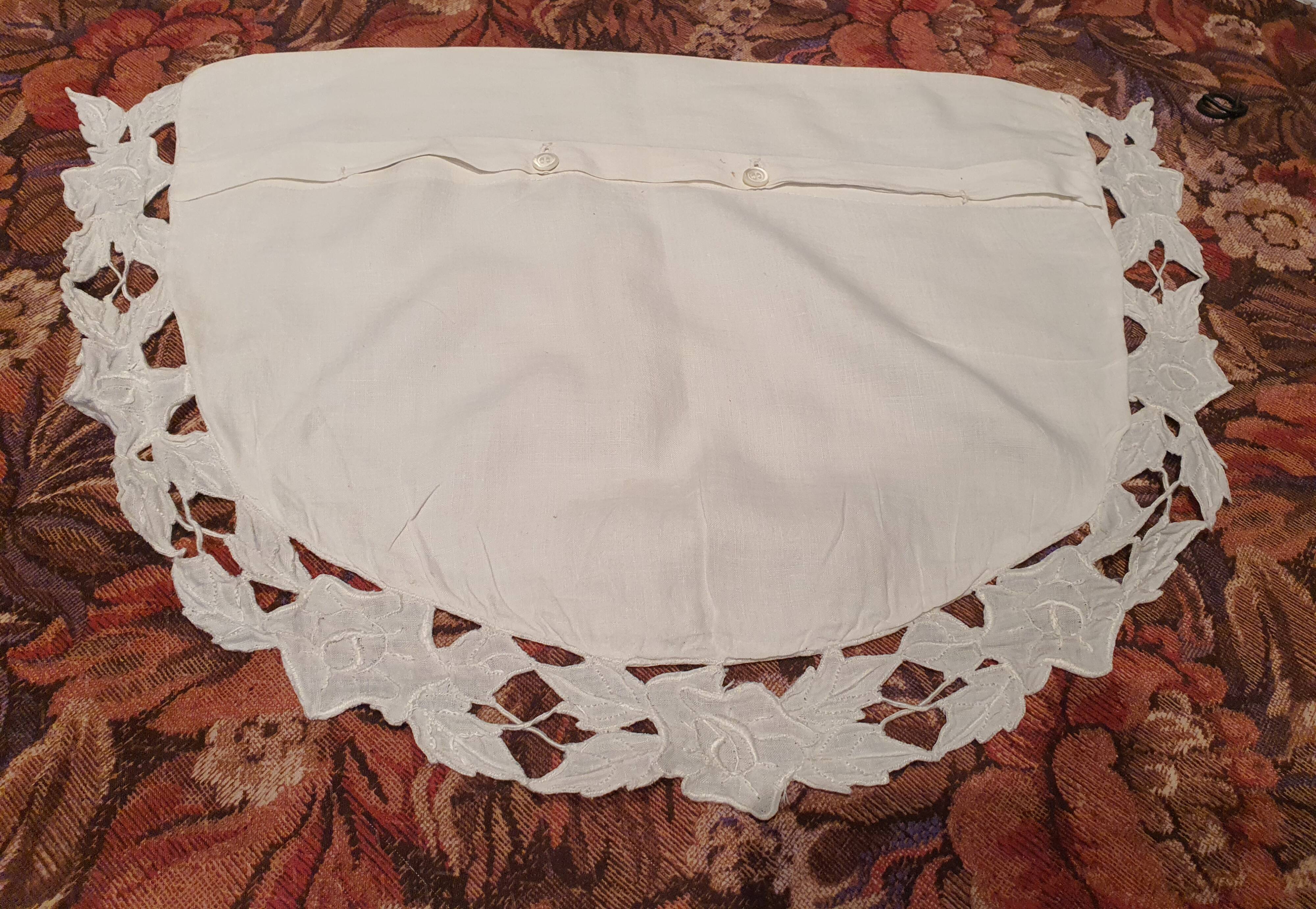 Taie d'oreiller en demi lune avec dentelle anglaise