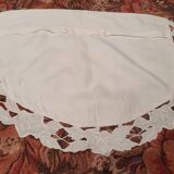 Taie d'oreiller en demi lune avec dentelle anglaise