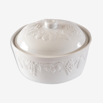 Porcelain vegetable dish