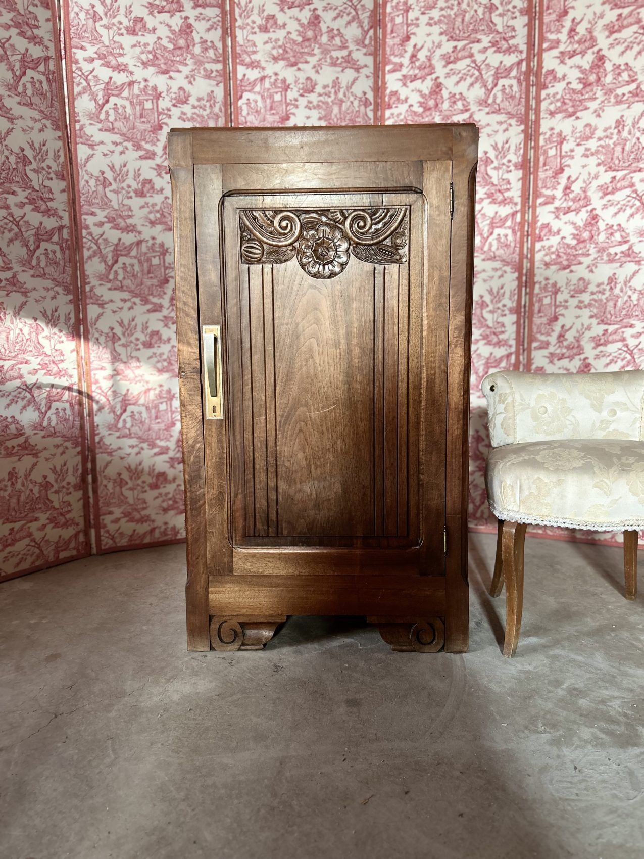 Art Deco walnut buffet – The elegance of the 1930s