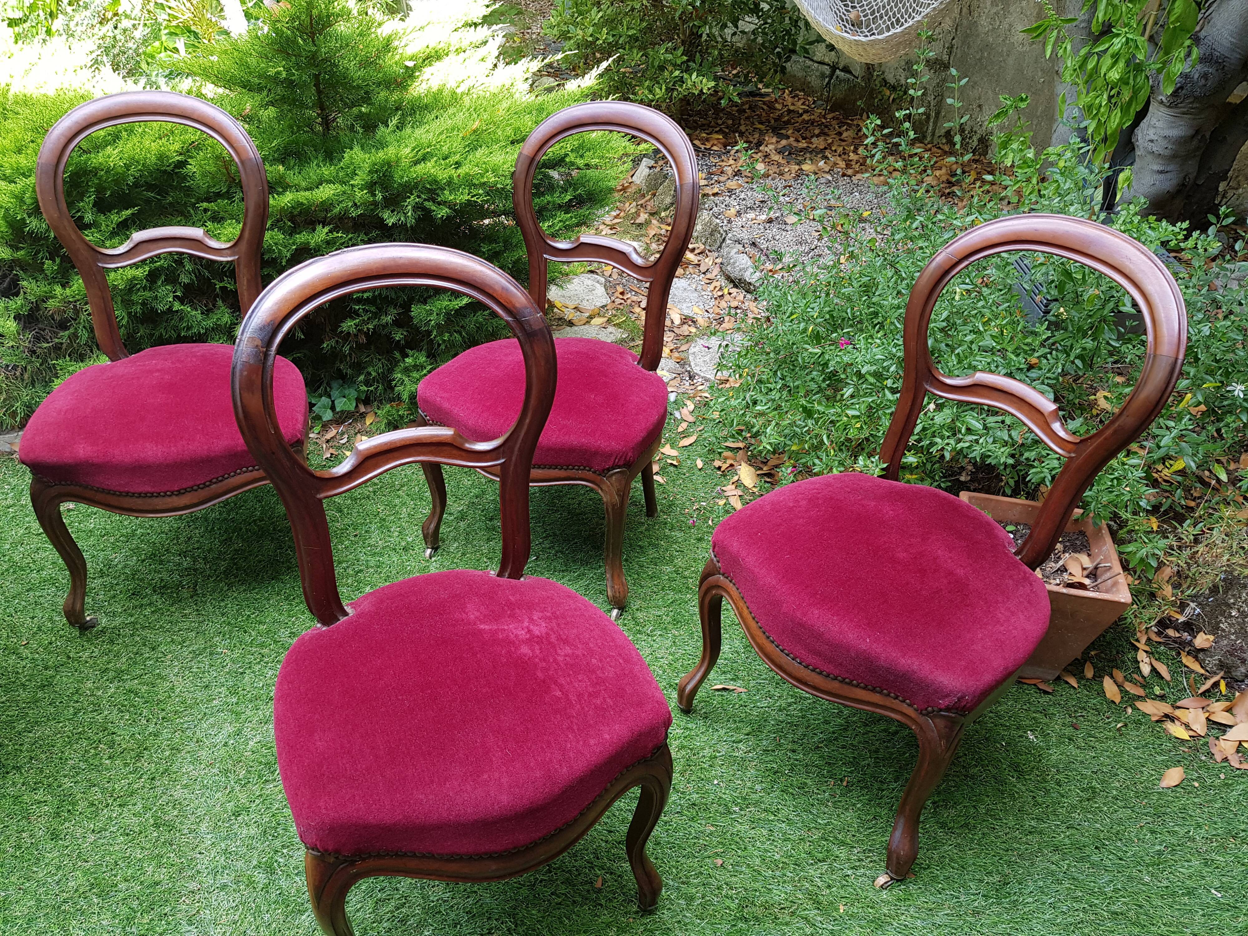 4 chaises médaillon tapissées style Louis Philippe