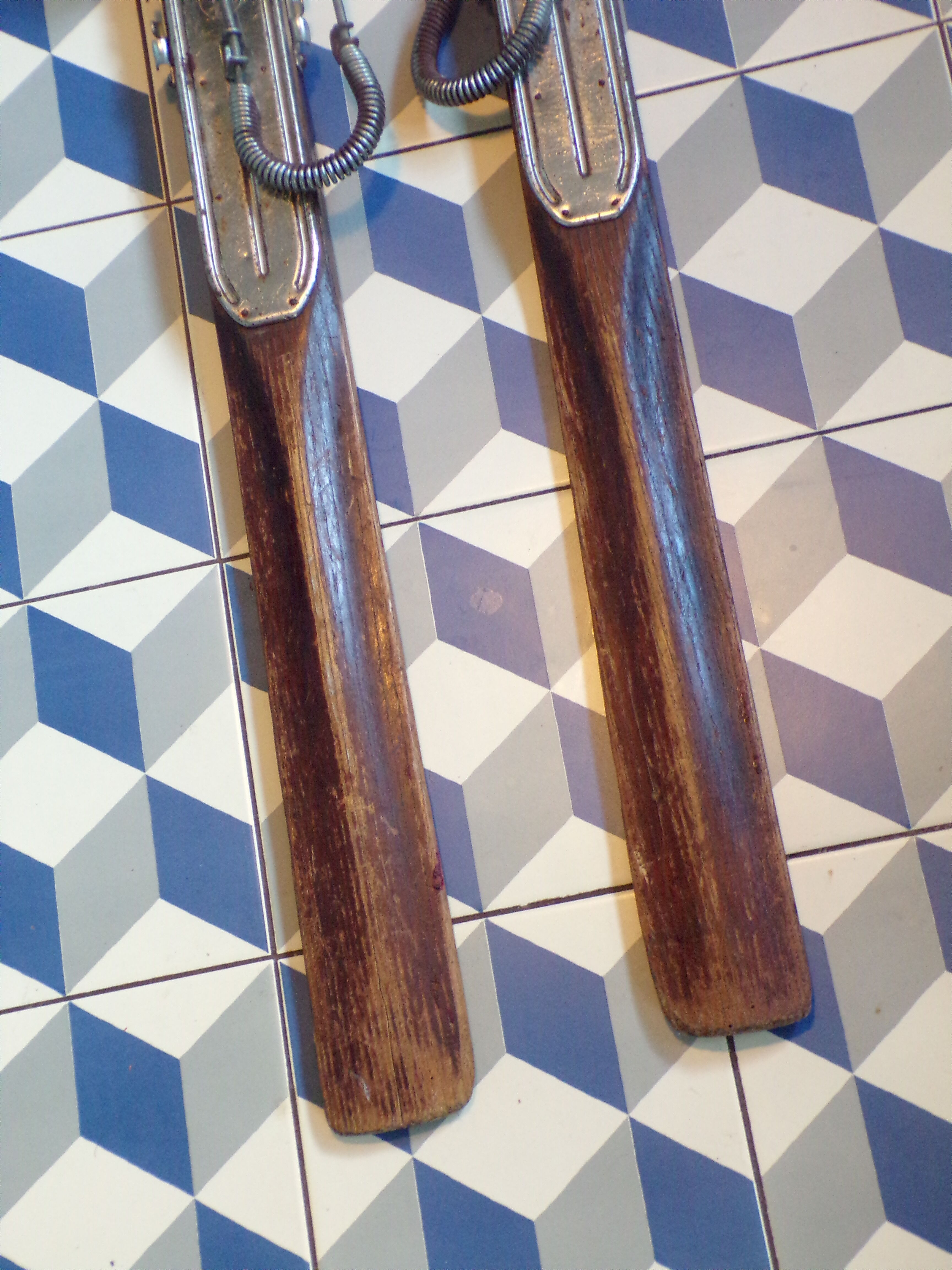 Pair of vintage wooden skis 1.50m