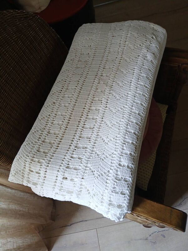 Dessus de lit ancien en crochet fait main