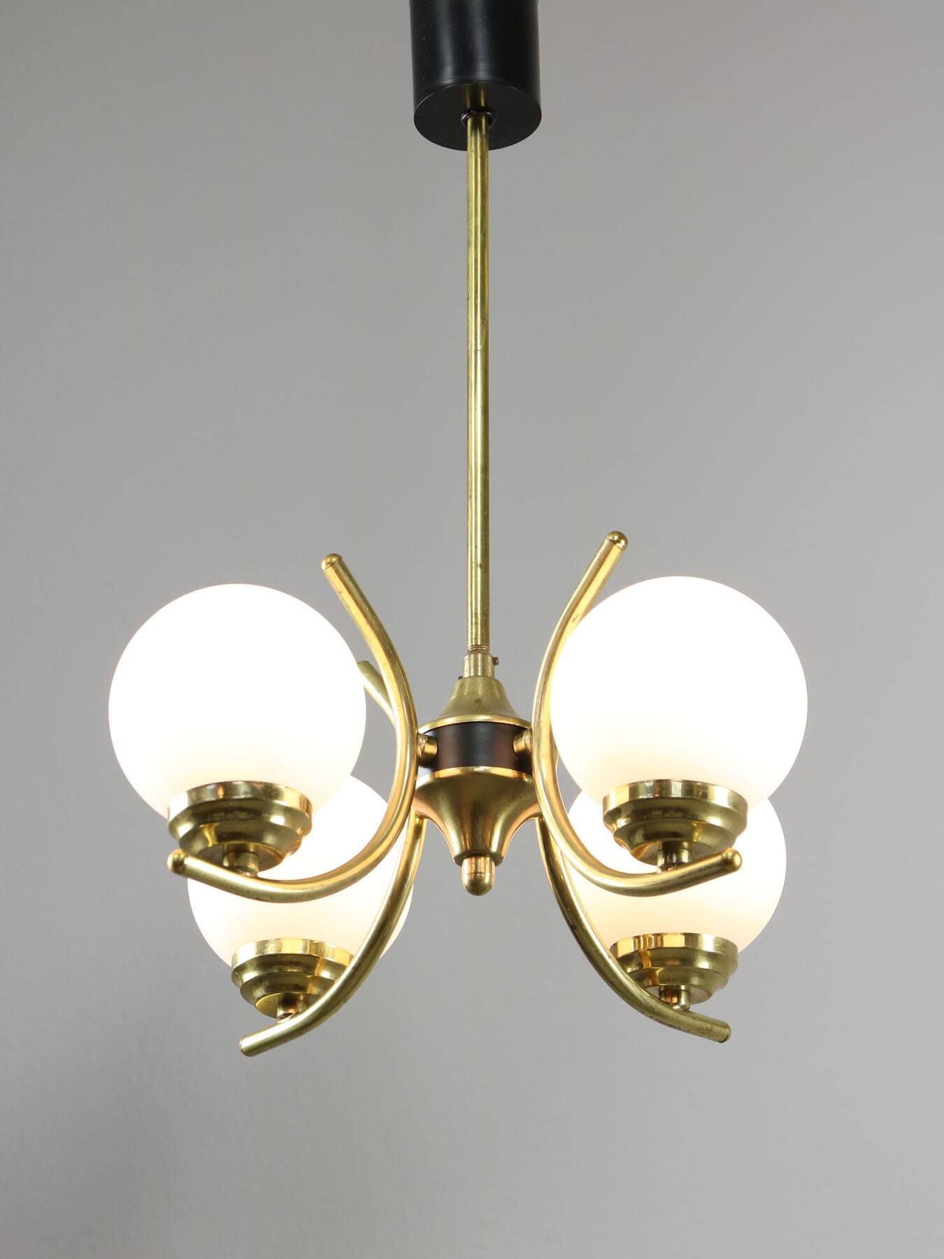 Mid-Century Italian Brass and Opaline Chandelier