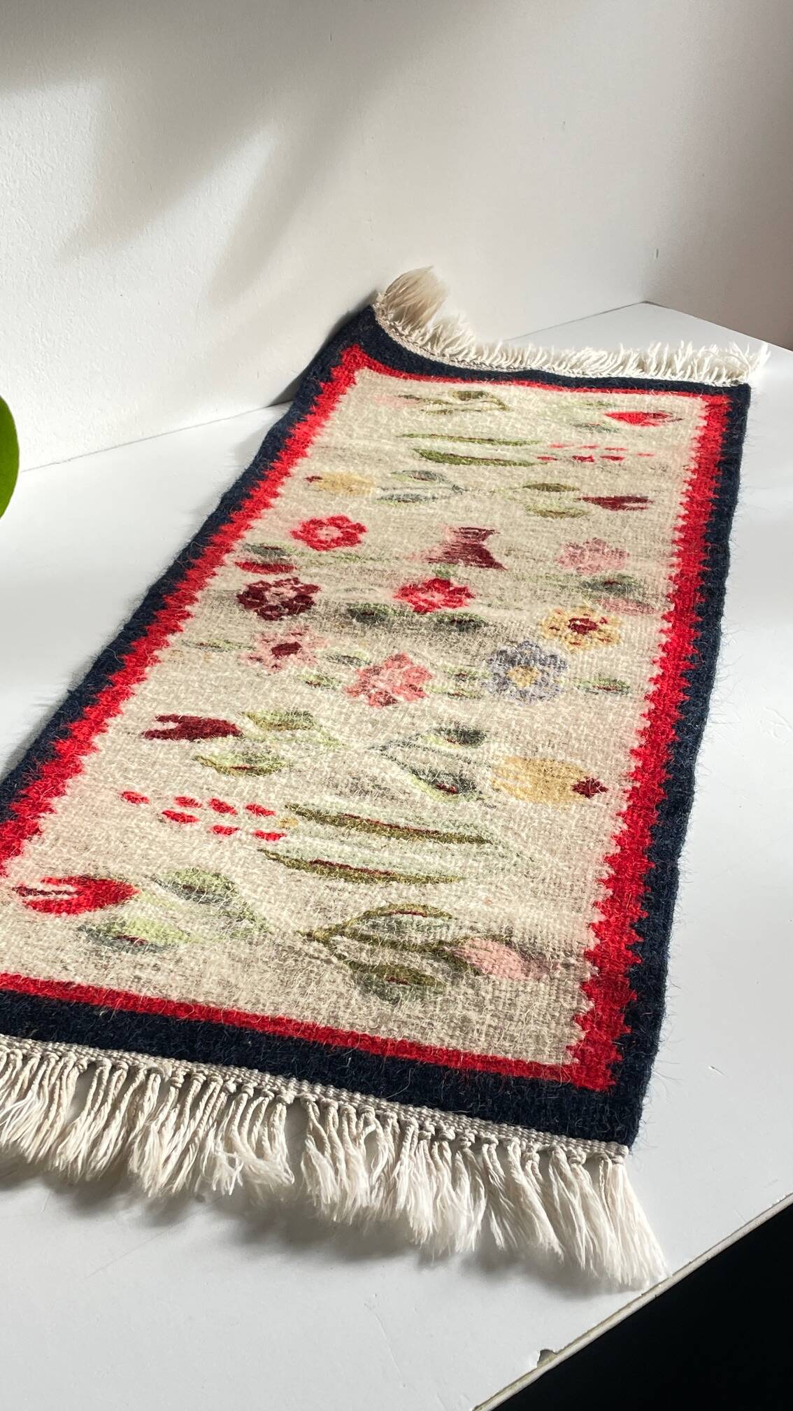 Tapis Rollakan décor de tulipes vintage