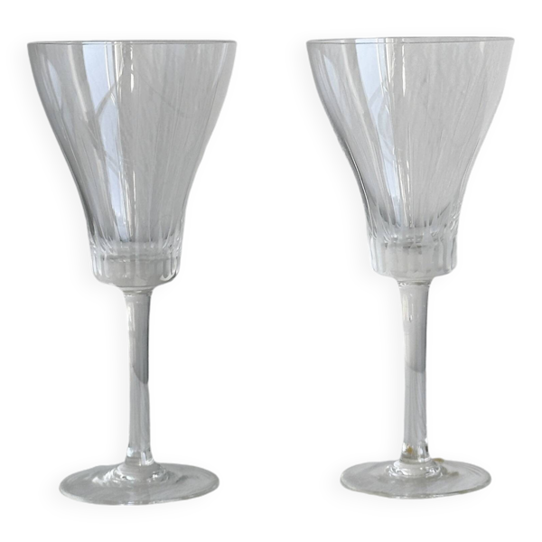 Deux verres à liqueur en cristal ciselé