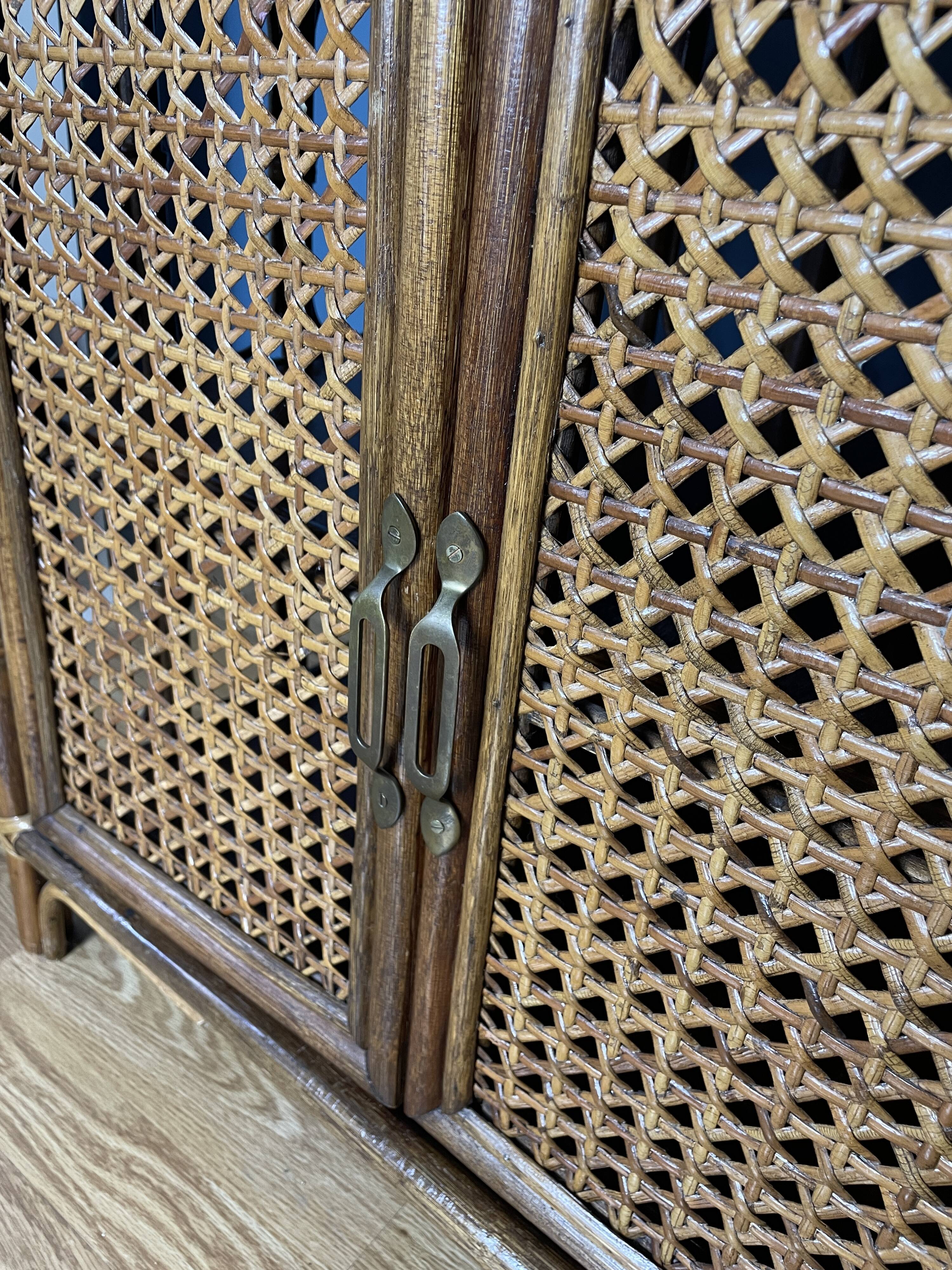 Vintage rattan sideboard/sideboard