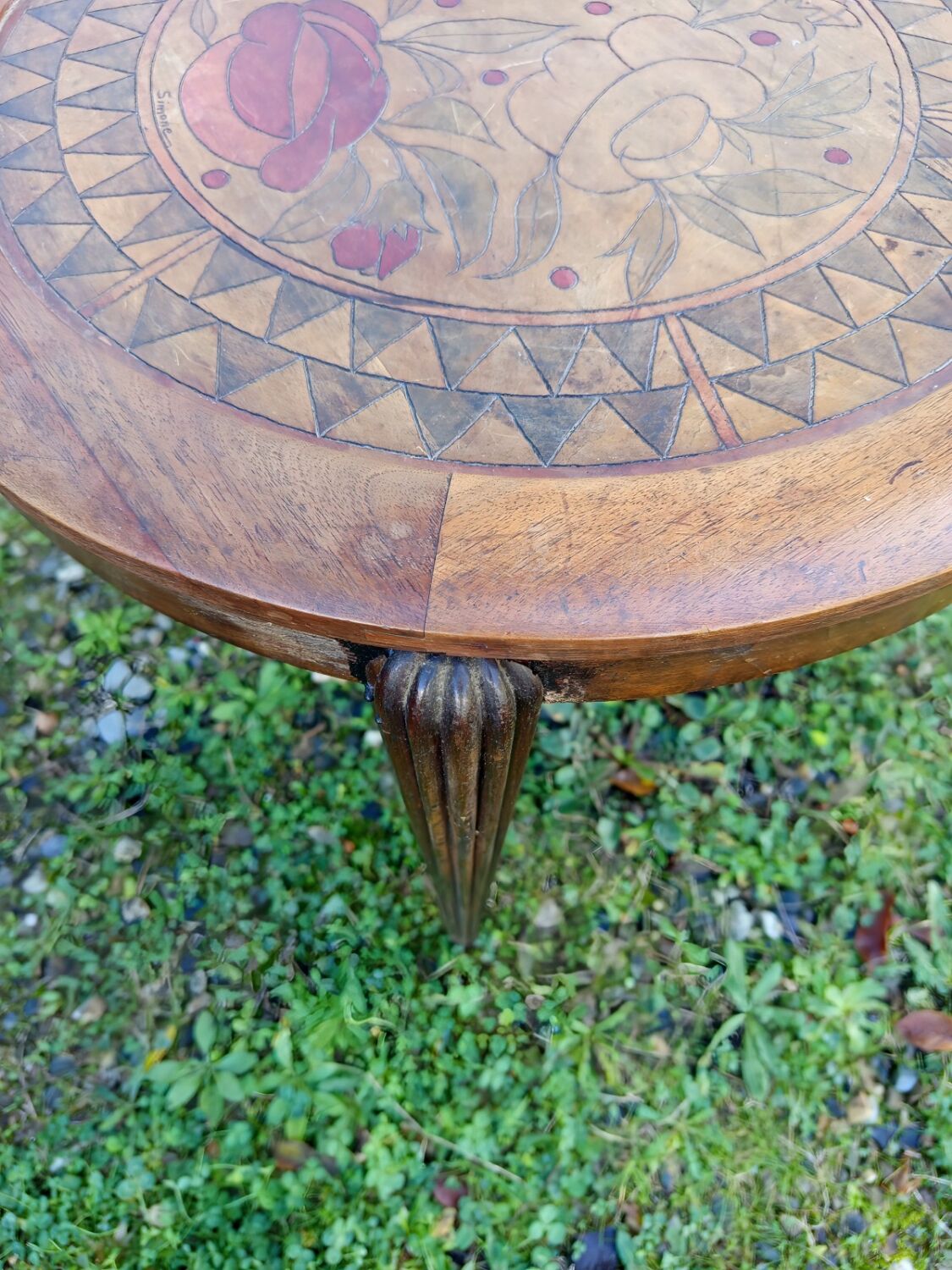 Table d’appoint artistique signée Simone – Pièce unique, années 50