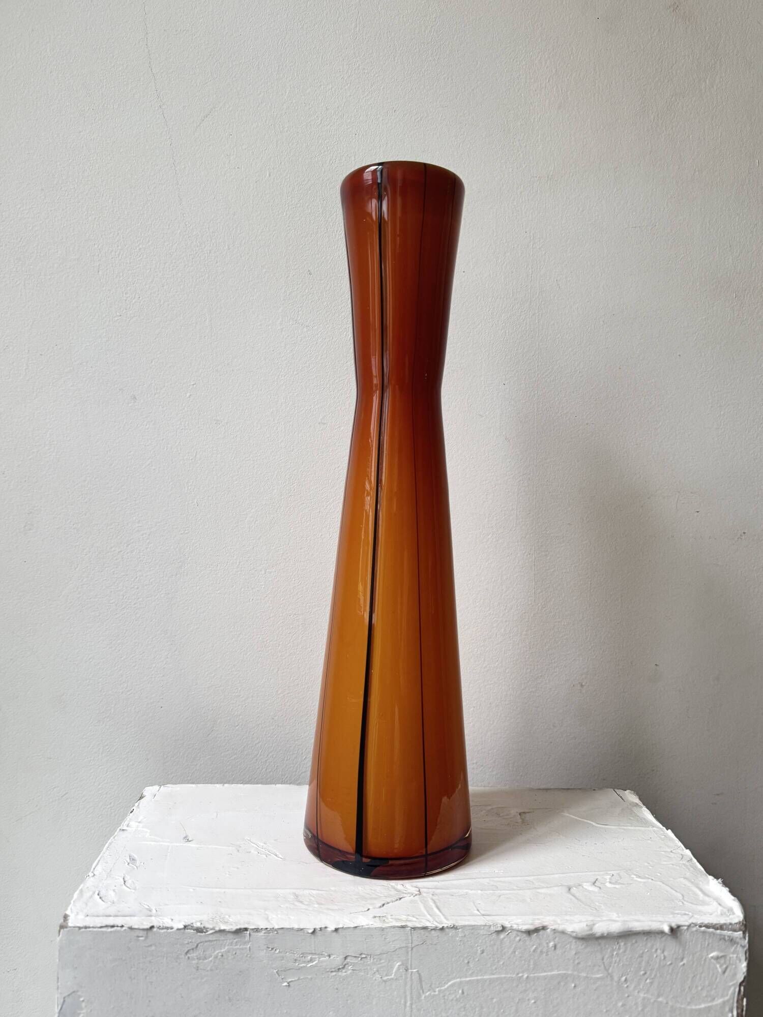 Large solifleur vase made of mouth-blown Murano glass, Italy 1970.