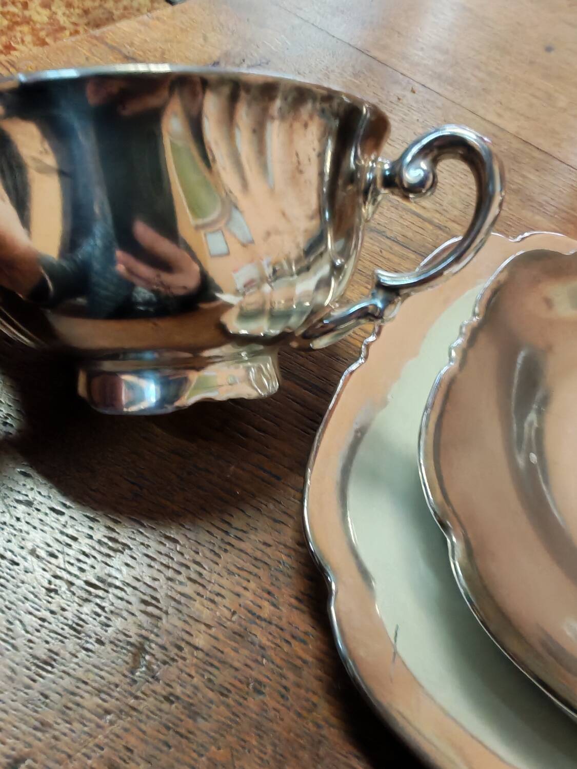 Breakfast set with tea or coffee in porcelain.