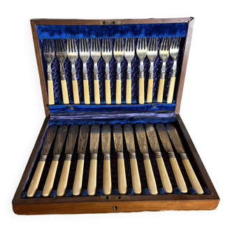 Box of 24 ivory and engraved silver metal cutlery - 19th century