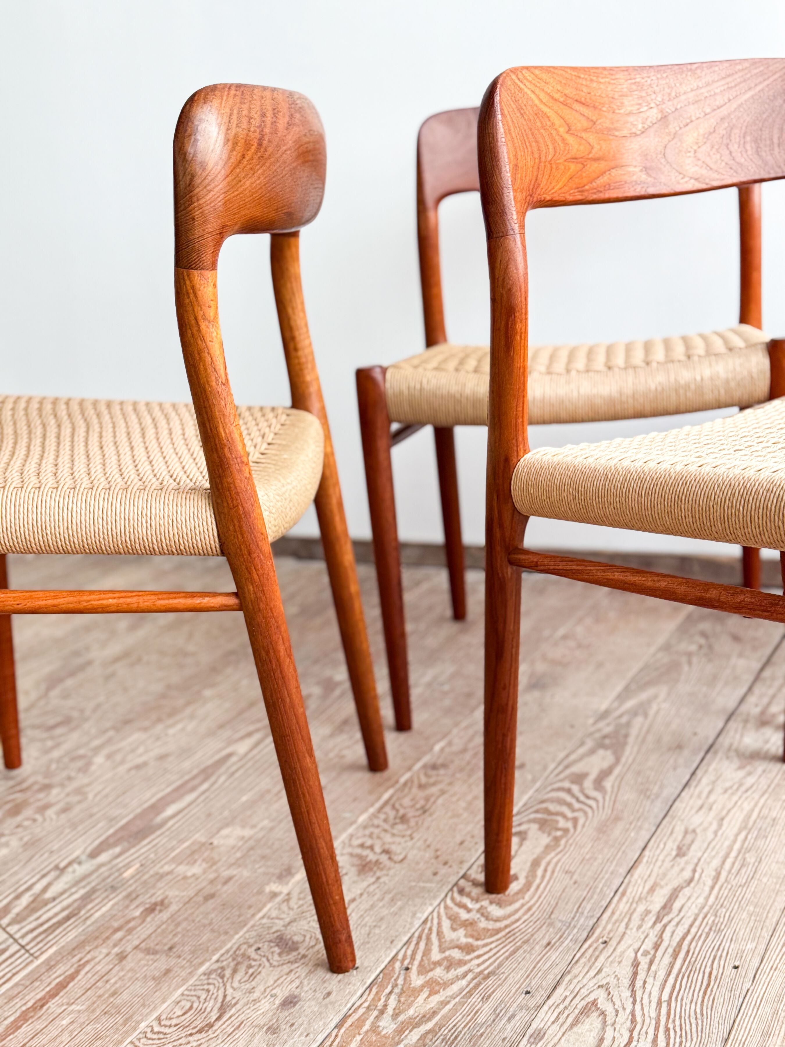 Ensemble de 4 chaises de salle à manger modèle 75 en teck, Niels O. Møller