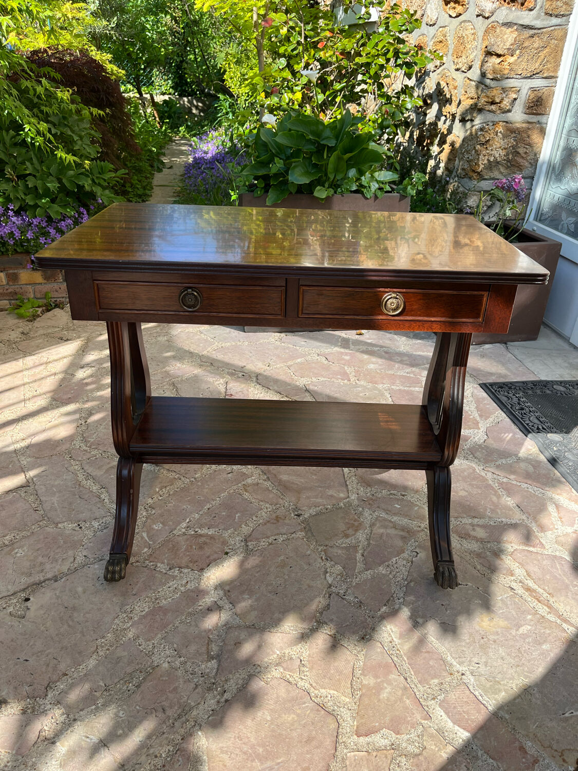 Old wooden roller service