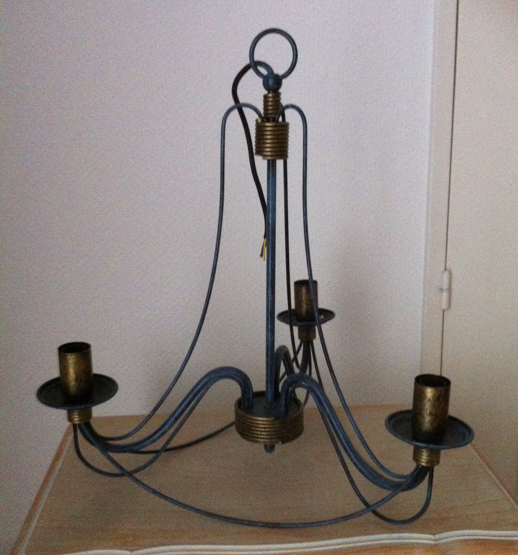 Wrought iron luster, blue and gold color