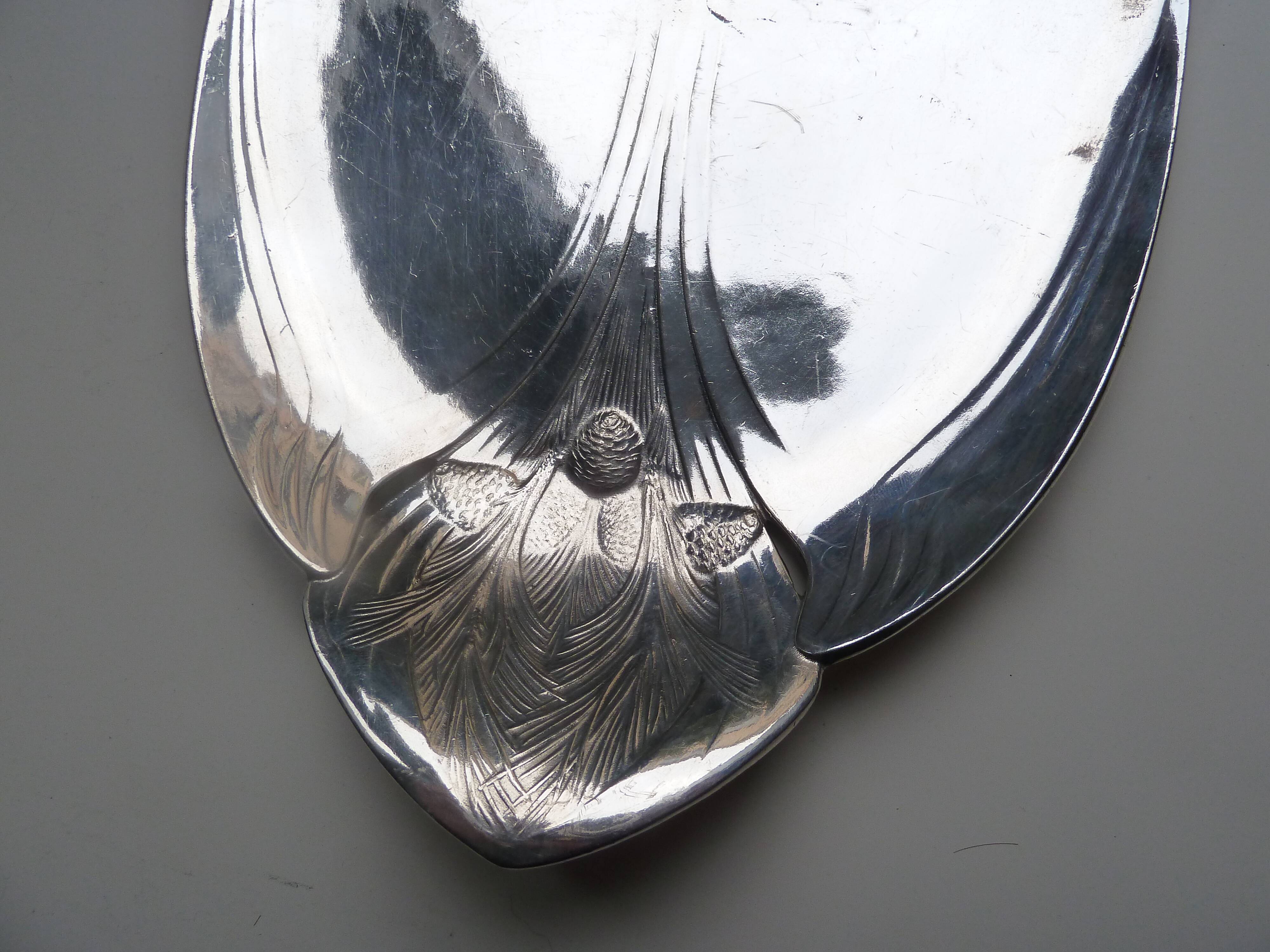 Old shovel picks crumb Christofle Gallia pine cone decoration Art Nouveau