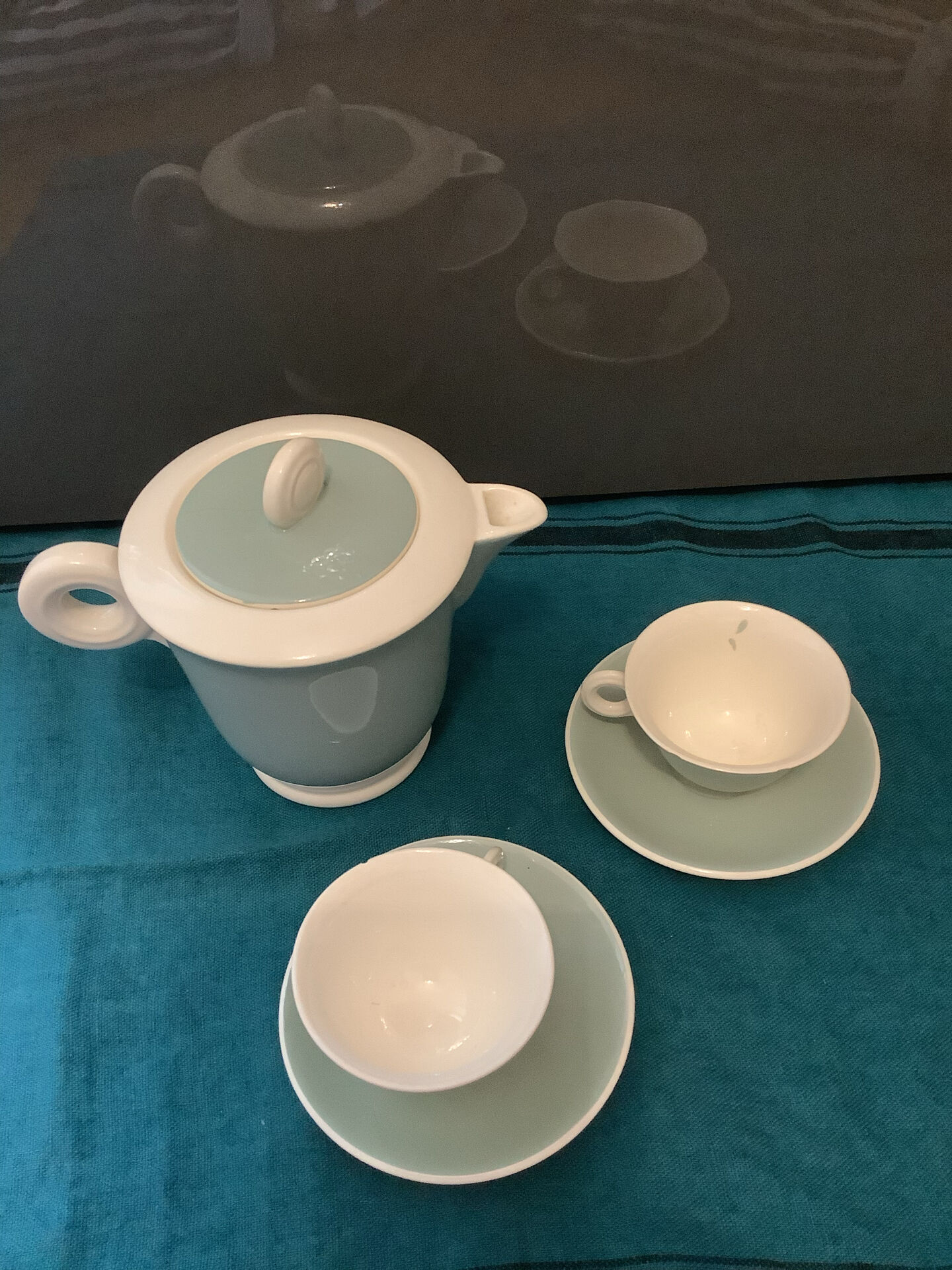 Cups + Saucers + Jug + Bird