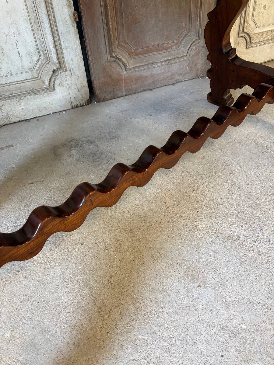 Table espagnole époque 20e siècle