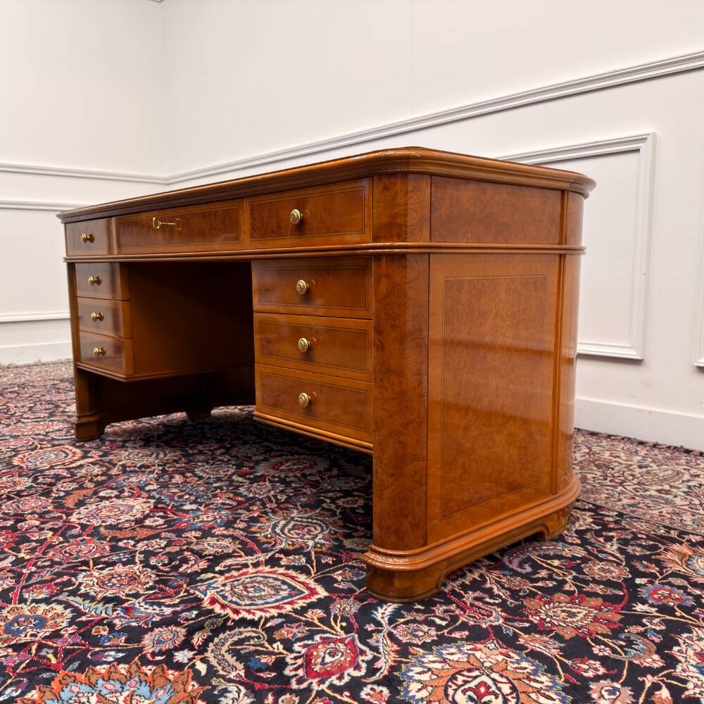 Bureau antique classique italien avec panneau arrière