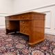 Bureau antique classique italien avec panneau arrière