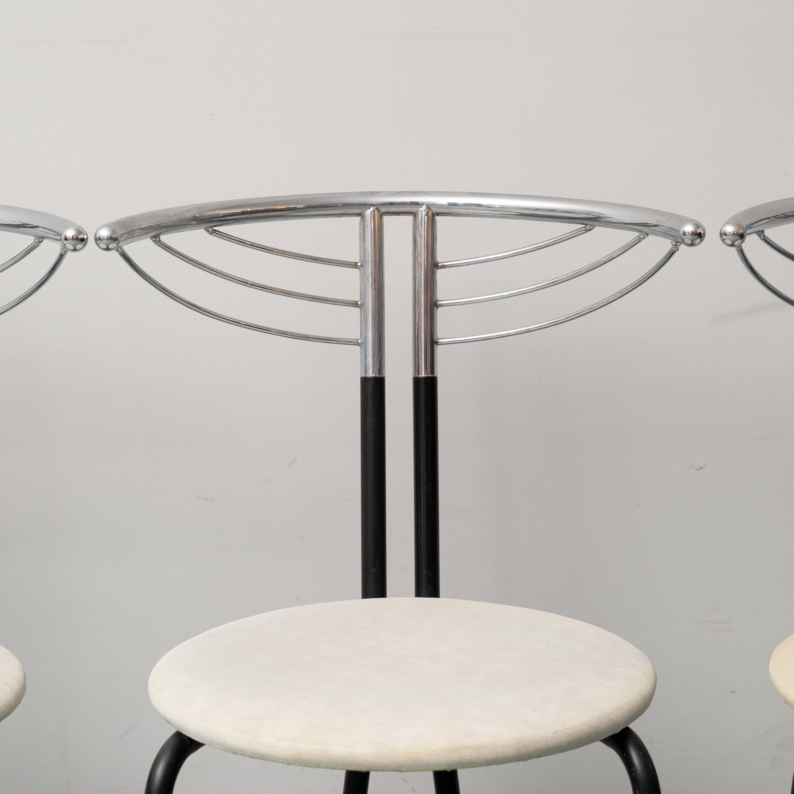 Set of 6 vintage chairs in chromed metal and white fabric, 1980s modernism