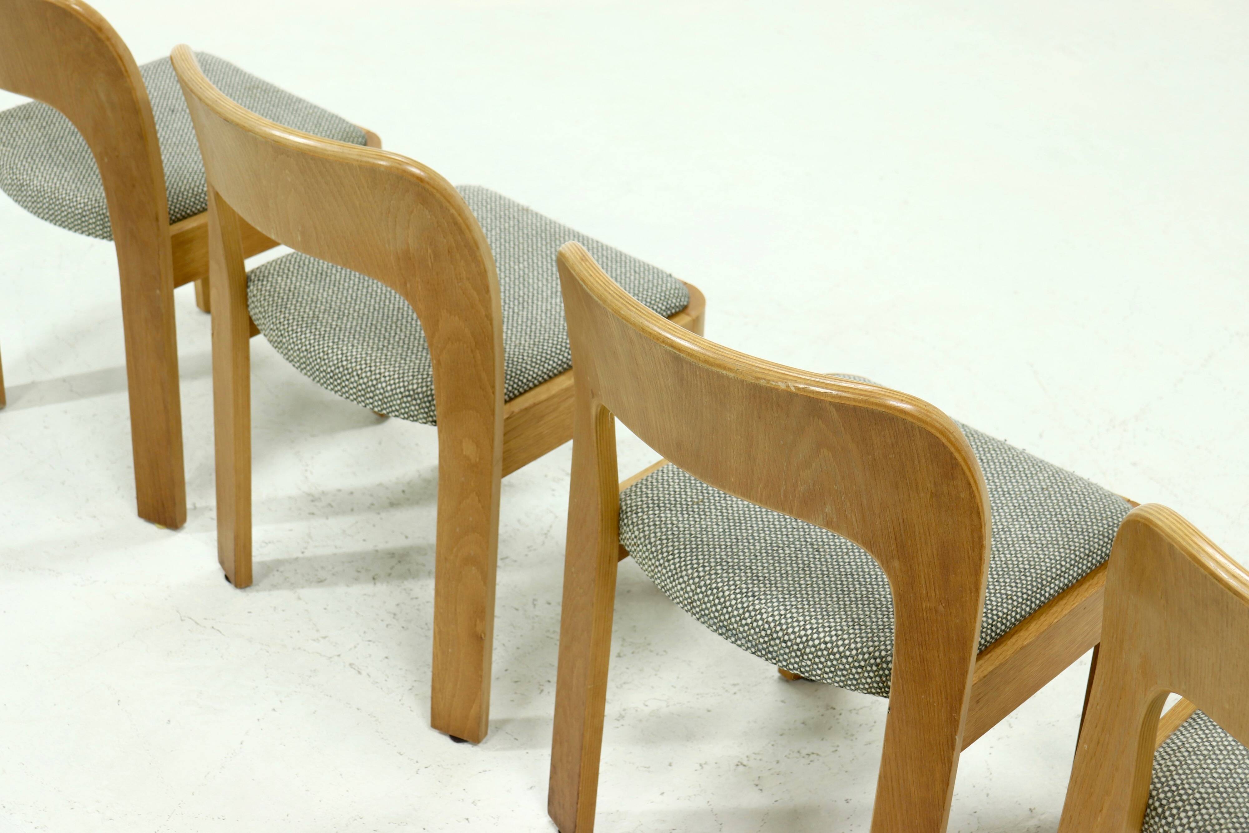 Set of 4 sculptural dining chairs in light oak, 1970s