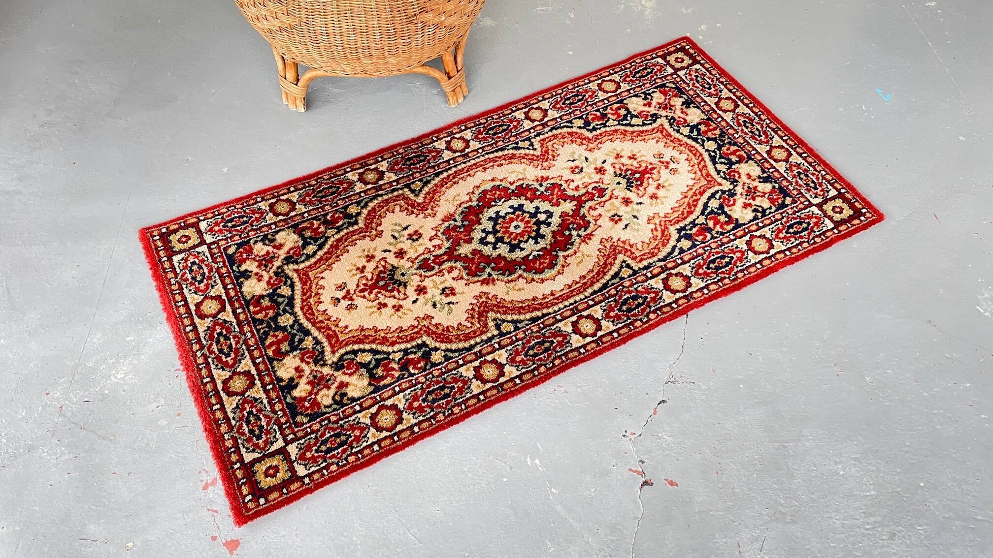 Carpet rug seal pure wool vintage