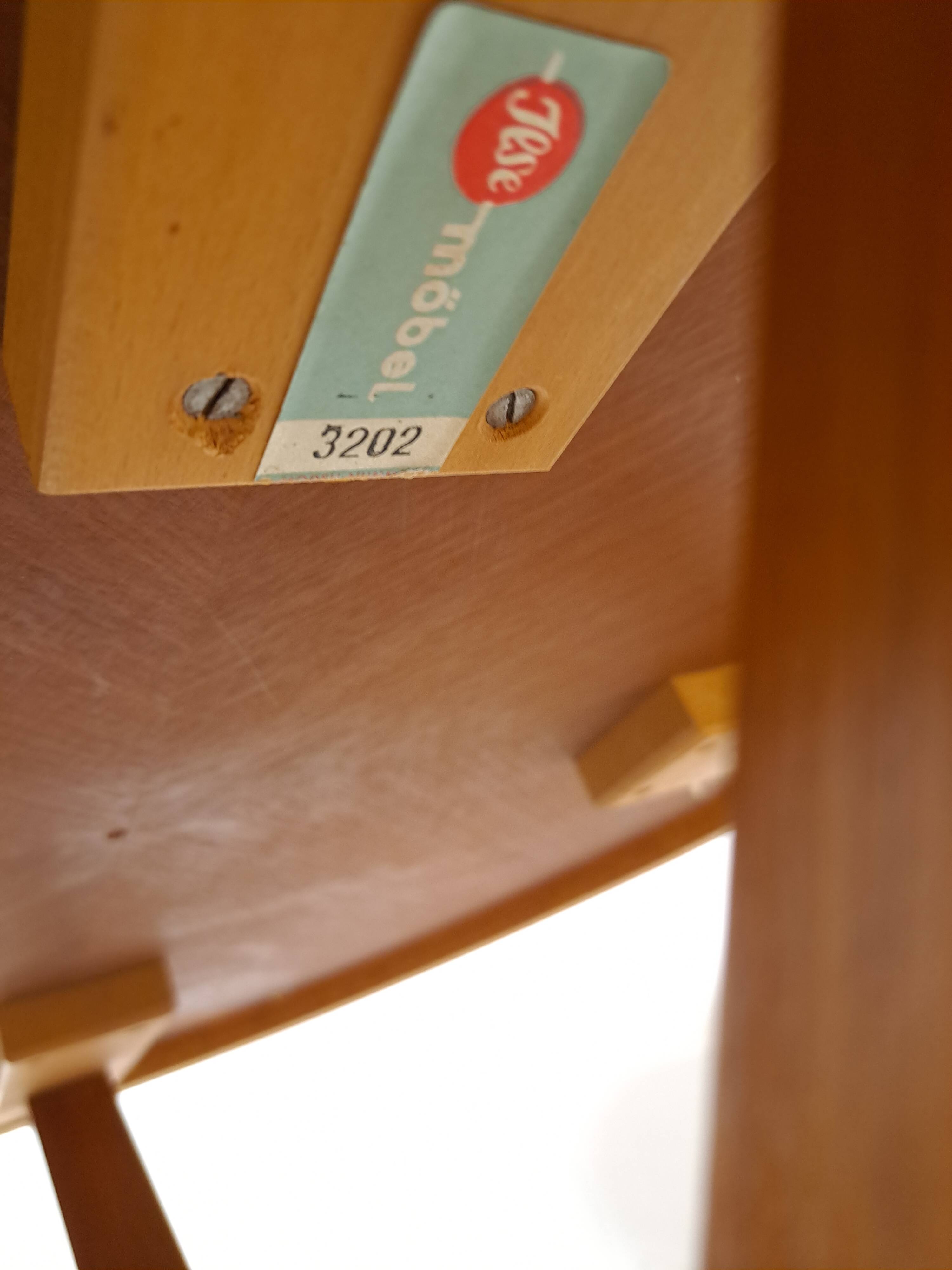 Table basse ronde avec pieds en bois Ilse Möbel
