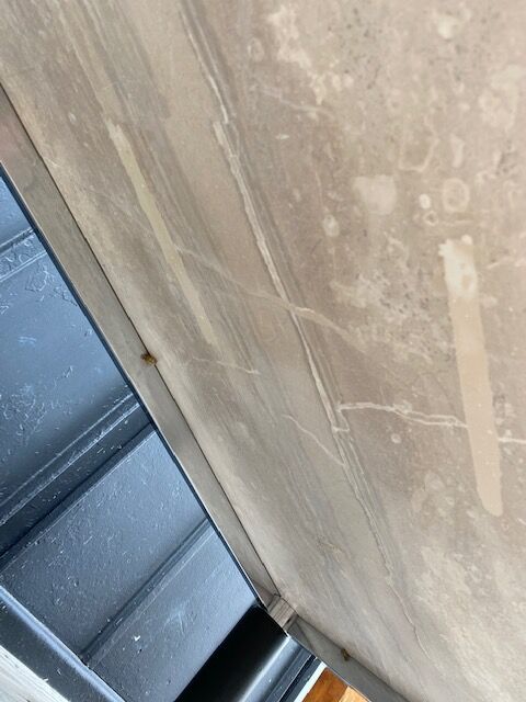 Table basse marbre perlato Roche Bobois vintage 1970