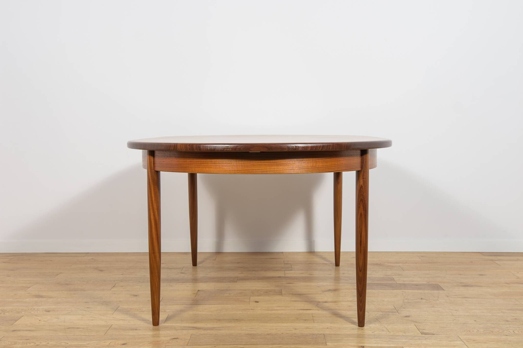 Mid-Century Oval Teak Extending Dining Table from G-Plan, United Kingdom, 1960s