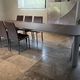 1Table en verre marron satiné   + 8 chaises en cuir de salle à manger