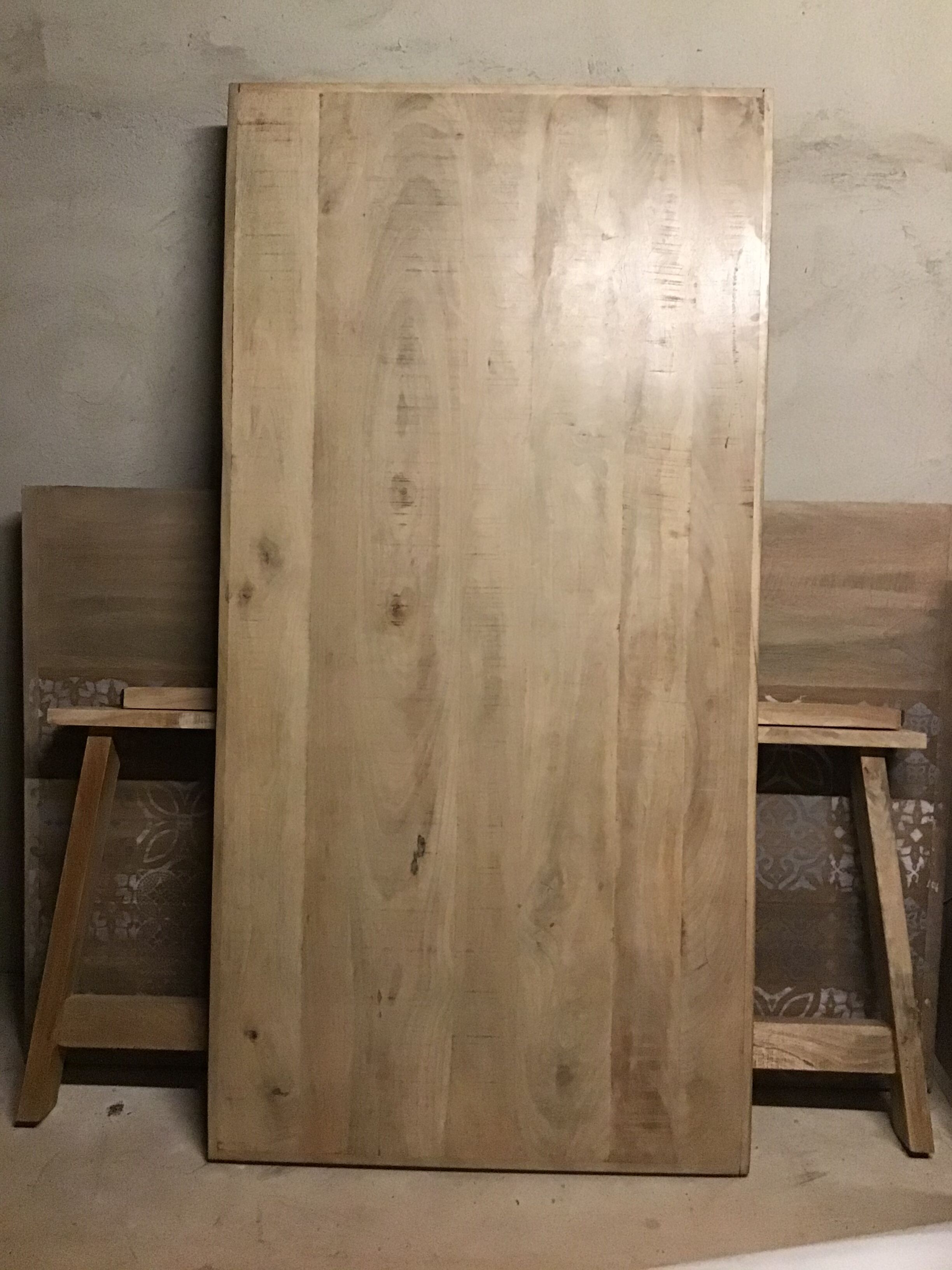 Table à manger en bois clair