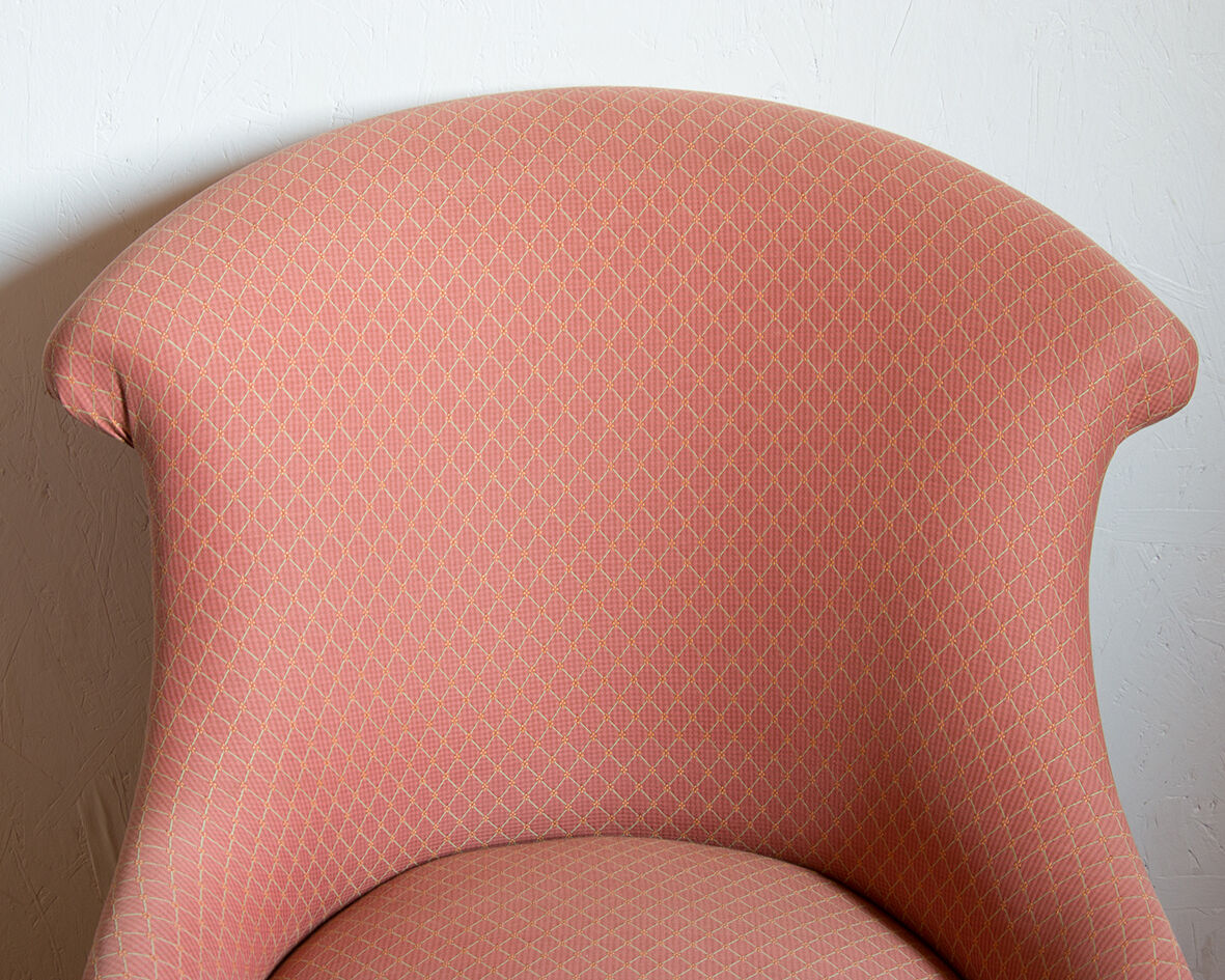 Pink and gold toad chair